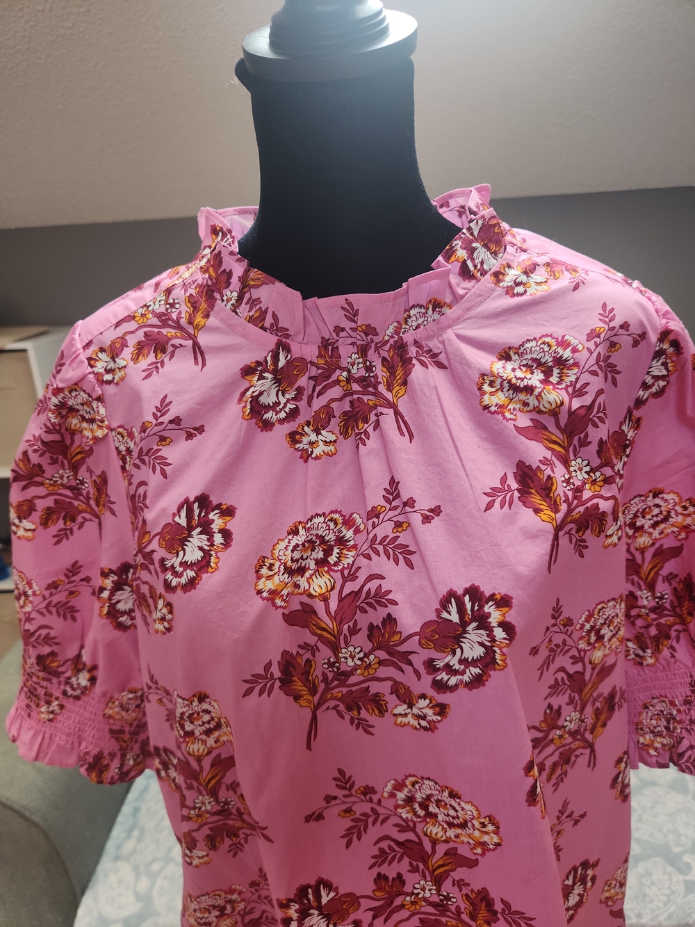 J Crew Pink Floral Ruffled Neck Short Sleeve Top Medium 100% Cotton Like New! - Picture 2 of 11